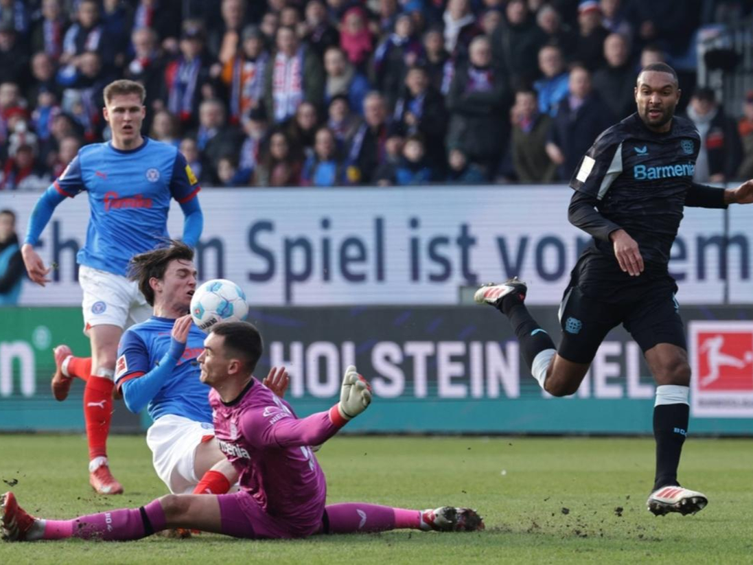 比赛场面突然紧张异常，围绕胜利展开激烈攻防的简单介绍