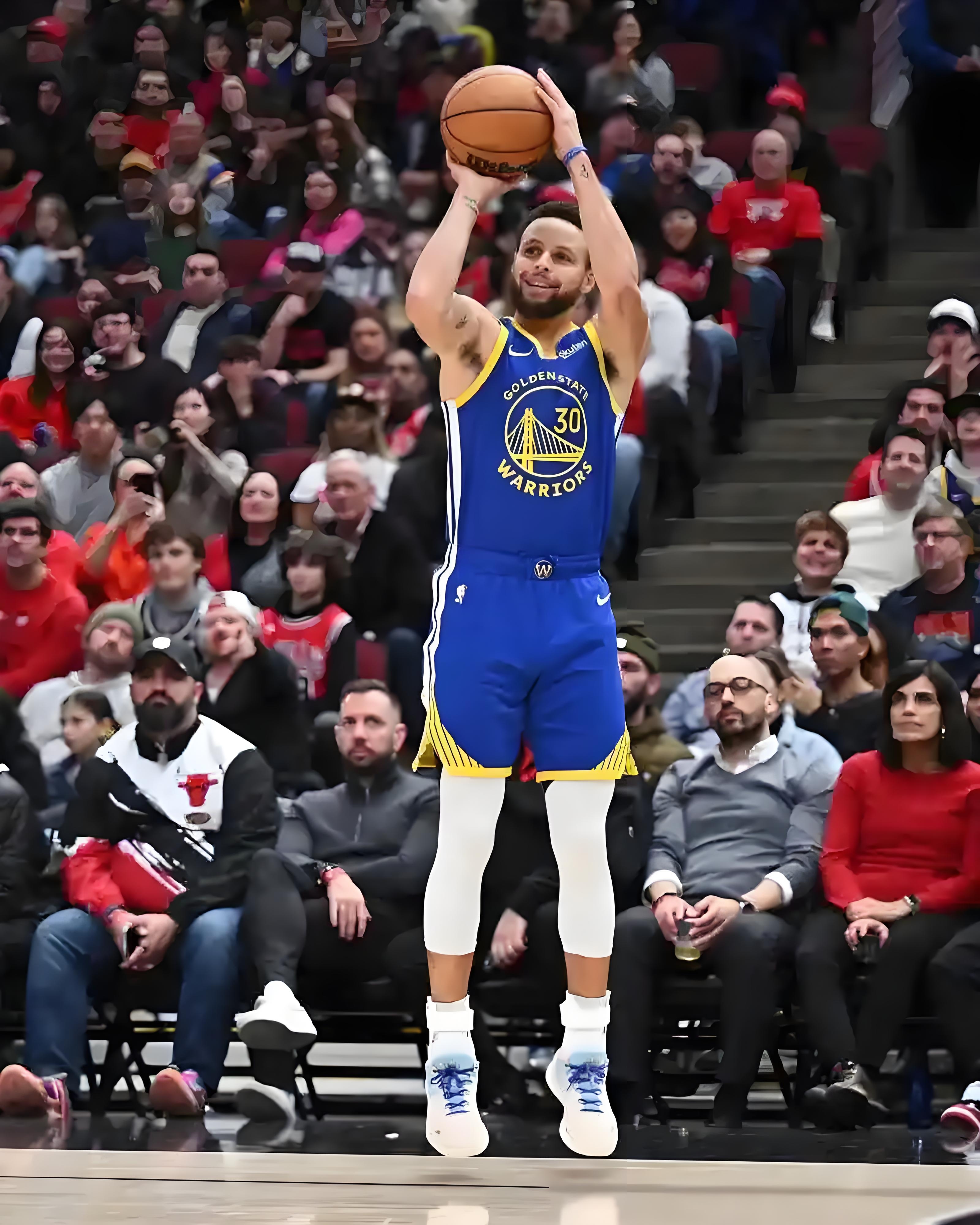 包含库里重返赛场，锐不可当首场状态出色，篮网观众沸腾！的词条